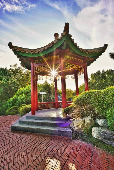 Golden Pavilion at the Chinese Scholars Garden in Hamilton Gardens, Hamilton New Zealand. Hamner Springs New Zealand, Hamilton Gardens, Hobbiton New Zealand, Hamilton Gardens New Zealand, New Zealand Lord Of The Rings Tour, Hamilton New Zealand, Golden Pavilion, New Zealand Lord Of The Rings Locations, White Cloud