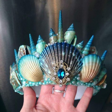 Top Diy Ideas, Mermaid Headband, Mermaid Magic, Mermaid Crafts, Mermaid Crown, Top Diy, Shell Crafts Diy, Mermaid Jewelry, Mermaid Theme