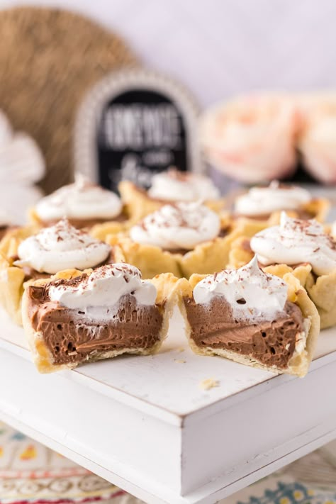 French Silk Dessert, Muffin Tin Pies Desserts, French Silk Pie Filling, Mini Muffin Tin Pies, Mini Pie Pan Recipes, Mini Pie Recipe, Mini Pie Desserts, Mini Pudding Pies, Small Pies