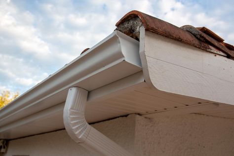 https://www.taylormadeexteriors.com/articles/types-of-gutter-repair-dont-let-water-rain-on-your-parade Gutter Accessories, Gutter Repair, Seamless Gutters, Roof Damage, Water Rain, How To Install Gutters, House Roof Design, Sandwich Panel, Roof Cleaning