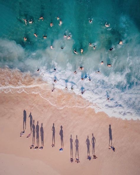 The shadows and composition in this aerial shot by @iherok is one of the best I’ve seen yet. Definitely s contender already for 2019 drone… Birds Eye View Photography, Air Photography, Story Illustration, Composition Photography, Drone Photos, Drone Photography, Birds Eye View, Aerial Photography, Birds Eye