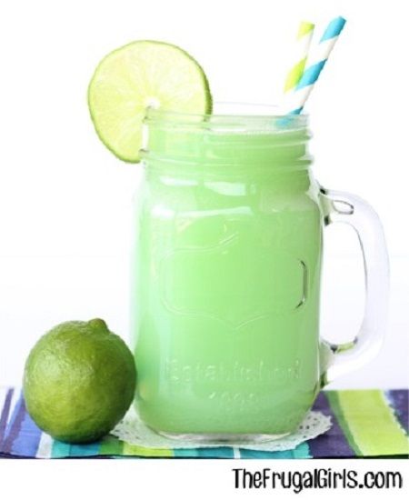 green-lime-sherbet-baby-shower-punch-recipe Punch Recipes Green, Purple Punch Recipes, Pomegranate Punch Recipes, Orange Punch Recipes, Blue Party Punches, Apple Cider Punch Recipes, Strawberry Lemonade Punch, Lime Sherbet Punch, Lemonade Punch Recipe