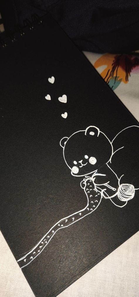 Black paper white pen bear gifs Black Paper White Pen Drawing, Black Paper White Pen, Gel Pen Drawings, Milk And Mocha, Drawing Things, Black Paper Drawing, Milk & Mocha, White Pen, White Gel Pen