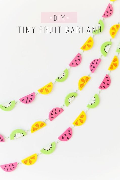 Fruit Garland, Summer Room Decor, Fruit Crafts, Summer Party Themes, Fiesta Tropical, Diy Garland, Diy Tips, Summer Diy, Diy Party Decorations