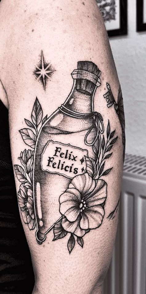 Felix Felicis Tattoo, Harry Potter Felix Felicis, Potion Bottle Tattoo, Potion Tattoo, Luck Potion, Slytherin Tattoo, Hand Tatts, Tattoo Planning, Hogwarts Tattoo