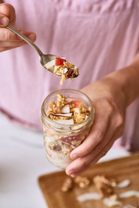 The wholesome make-ahead breakfast that lets you straddle summer and fall. Meal Prep Frozen Meals, Afib Diet, Fridge Tips, Breakfast Hacks, Breakfast Hack, Breakfast Baking, Overnight Oats Recipes, Breakfast Goodies, Lunch Appetizers