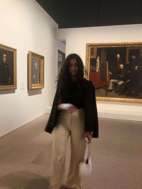 Museum day aesthetic - Louvre Abu Dhabi Museum Day Outfit, Europe Museum, Museum Outfits, Louvre Abu Dhabi, Museum Outfit, Day Aesthetic, Europe Outfits, Insta Feed, Day Outfit