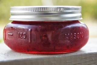 Cranberry Jalapeno Jam, Spicy Jam, Jalapeno Jelly Recipes, Cranberry Jalapeño, Pepper Jelly Recipes, Jalapeno Jam, Jalapeno Jelly, Cranberry Jam, Hot Pepper Jelly