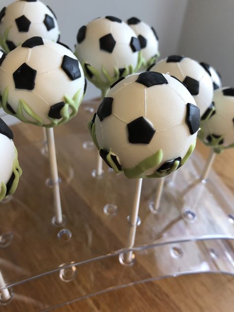 Cake Pops Football, Soccer Ball Cake Pops, Soccer Cake Pops, Soccer Gender Reveal, Soccer Ball Cake, Soccer Cake, Ball Cake, Soccer Theme, Pop Aesthetic