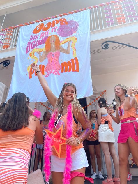 Tri Delta Recruitment, Sorority Party Themes, Preppy Sorority, Sorority Recruitment Themes, Sorority Pictures, Sorority Party, Sorority Themes, Recruitment Themes, Recruitment Ideas