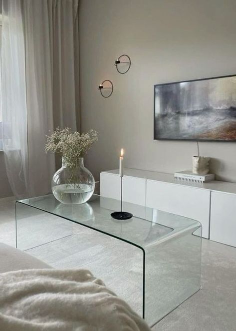 Minimalist Apartment Decor, Small Apartment Interior, Trendy Home Decor, Apartment Decor Inspiration, Minimalist Home Decor, Apartment Inspiration, Living Room Inspo, Living Room Grey, Apartment Living Room