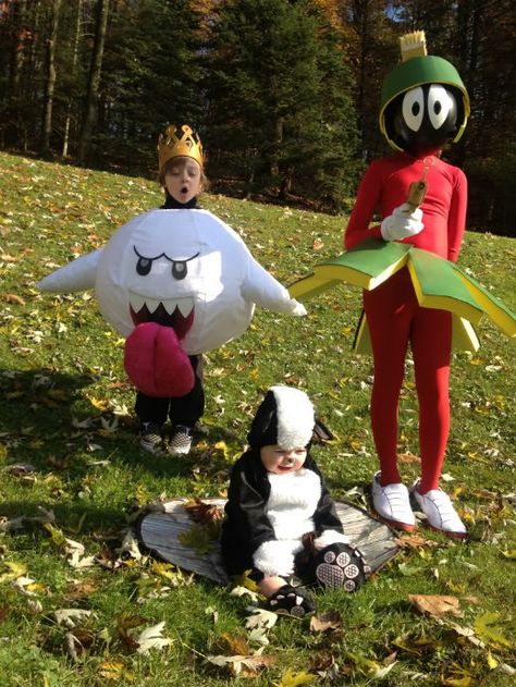 Boo mario costume image by mammabug2215 on Photobucket Party Outfit Guys, Mario Costume Diy, Boo Mario, Mario Halloween Costumes, Super Mario Costumes, Outfit Guys, Family Costumes Diy, House Party Outfit, Boo Costume