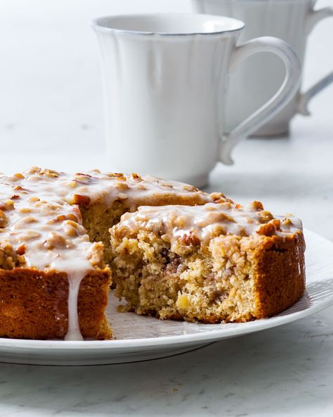 Brown Butter Recipes, Coffee Cake Bundt, Farming Lifestyle, Banana Coffee Cakes, Hummingbird Cake Recipes, Breakfast Coffee Cake, Snacking Cake, Recipe Photography, Streusel Cake