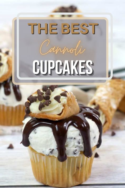 Have you been craving something sweet and amazing? These Cannoli Cupcakes are perfection in every single way. Not only do they look appealing, but they also taste equally amazing too. Cassata Cupcakes, Cannoli Cupcakes Recipe, Canolli Cupcakes, Cannoli Cupcakes, Strawberry Cannoli, Italian Cupcakes, Cannoli Cupcake, Gourmet Cupcake Recipes, Cannoli Filling