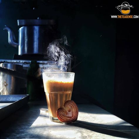 Aamchi Mumbai, Tea Images, People Drinking Coffee, People Drinking, Indian Food Photography, Tea Lover Quotes, Chai Lover, Tea Wallpaper, Tea Illustration