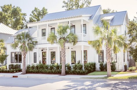 Coastal Architecture Design, Charleston Style House Plans, Charleston Homes Interiors, Charleston Homes Exterior, Charleston Beach House, Coastal Homes Exteriors, Charleston House Plans, Estilo Charleston, Coastal Design Style