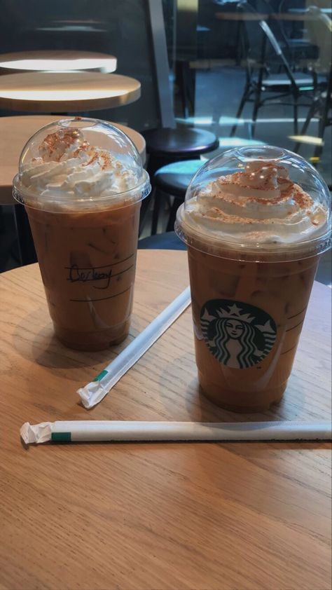 Starbucks Fall Drinks Aesthetic, Starbucks Fall Aesthetic, Fall Starbucks Drinks Pumpkin Spice, Christian Autumn Girl, Fall Drinks Aesthetic, Iced Pumpkin Spice Latte Starbucks, Fall Starbucks Orders, Pumpkin Spice Latte Aesthetic, Sleepover With Bestie