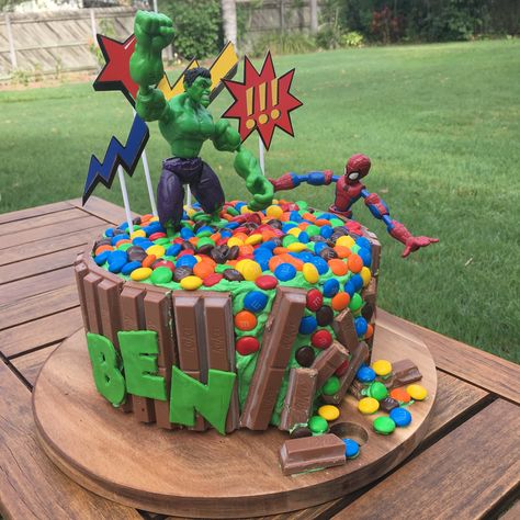 Chocolate Superhero Cake, Marvel Smash Cake, Easy Superhero Cake, Spiderman Hulk Birthday Cake, Hulk And Spiderman Birthday Party, Hulk Spiderman Cake, The Hulk Cake, Hulk Birthday Party Cake, Hulk And Spiderman Cake