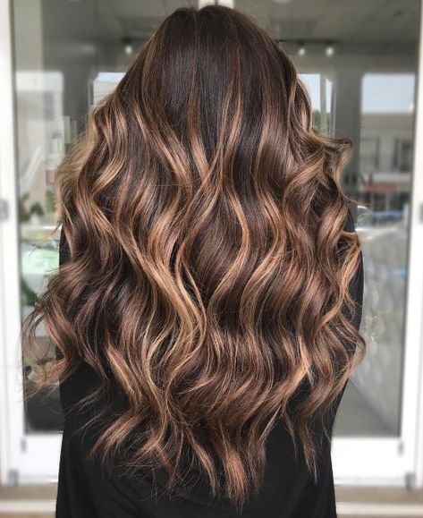 50 Dark Brown Hair with Highlights Ideas for 2020 - Hair Adviser Gray Highlights Brown Hair, Purple Highlights Brown Hair, Highlights Brown Hair Short, Highlights Brown Hair Balayage, Brown Bob Hair, Brown And Blonde, Highlights For Dark Brown Hair, Brown Hair With Caramel Highlights, Rambut Brunette