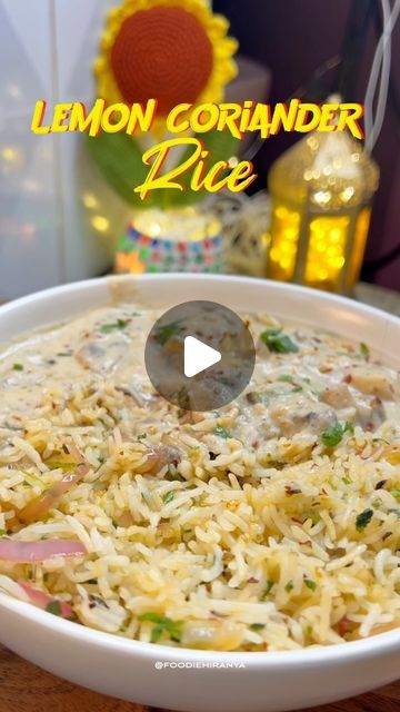 Coriander Rice Recipe, Indian Lemon Rice Recipes, Coriander Rice, Rice Lemon, Quick Lunch Recipes, Idli Recipe, Lemon Rice, Chilli Flakes, Lunch Box Recipes