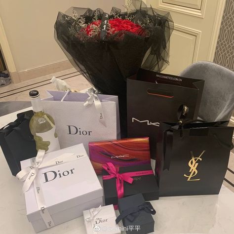 Luxury Birthday Gifts, Birthday Goals, Luxury Birthday, Rich Girl Aesthetic, Rich Girl Lifestyle, Rich Lifestyle, Luxury Lifestyle Dreams, Luxe Life, Future Lifestyle