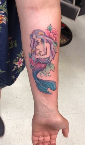 Baby Mermaid Tattoo, Anthony Tattoo, Mermaid Sleeve Tattoos, Mother Tattoos For Children, Colour Tattoo For Women, Mermaid Tattoo Designs, Baby Name Tattoos, See Tattoo