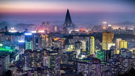 Korea Tourist Spots, Ryugyong Hotel, Korea Tourism, North Sumatra, Korean History, Asian History, Hotel Project, Asia Travel Guide, Iconic Buildings