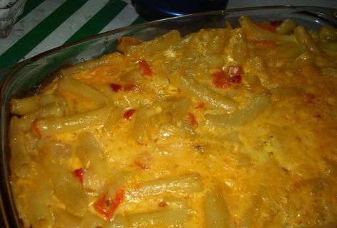 Traditional Bahamian Mac and Cheese Bahamian Mac And Cheese Recipe, Milk Pasta, Bahamian Food, Creamy Foundation, Cheese Photo, Baked Dish, Habanero Pepper, Stovetop Mac And Cheese, Puerto Rico Food