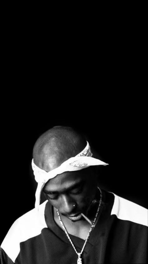 90s Music Artists, Tupac Photos, Tupac Art, Tupac Wallpaper, Tupac Quotes, Gangster Rap, Tupac Pictures, Rap Wallpaper, Gangsta Rap