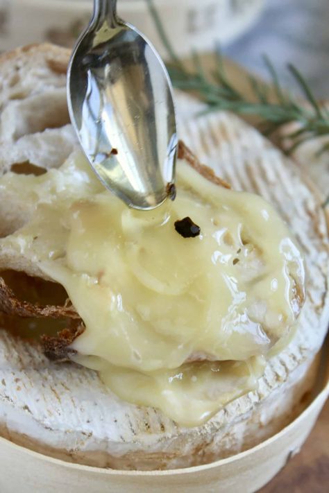 truffle honey on Camembert Cheese Appetizers Easy, Truffle Honey, Baked Camembert, Holiday Appetizers Easy, Savoury Biscuits, Olive Tapenade, Tomato Chutney, Easy Cheese, Sliced Baguette