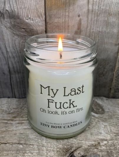 Fire Candle, Candle Quotes, Funny Home Decor, Funny Candles, Twist Top, Amazing Ideas, Cricut Projects Vinyl, Hysterically Funny, Sarcastic Quotes