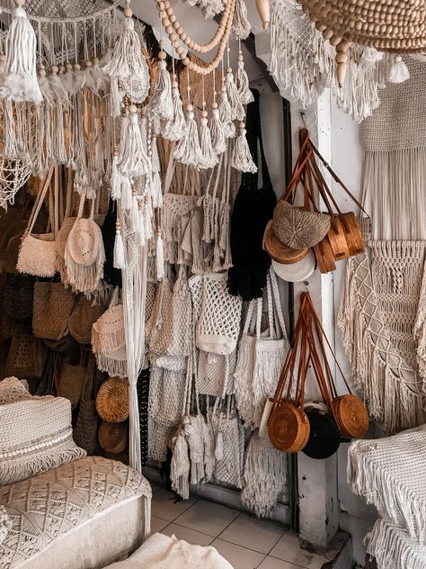 MON MODE | Monmode | Toronto Blogger |Travel Blogger | Bali | Seminyak | Bali Shopping Bali Style Fashion, Bali Shopping, Bali Seminyak, Boho Market, Craft Market Display, Harry Potter Wedding Theme, Simple Macrame, Hanging Bedroom, Seminyak Bali