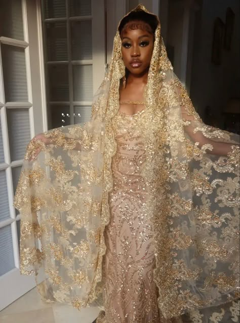 Arabian Nights Prom, Prom Dress Inspo, Prom Inspiration, African Prom Dresses, Gold Prom Dresses, Gorgeous Prom Dresses, Prom Girl Dresses, Senior Prom Dresses, Classy Prom Dresses