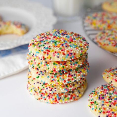 Publix Cookie Recipe, Publix Sugar Cookie Recipe, Sprinkle Cookies Recipe, Cookies With Sprinkles, Sugar Cookies With Sprinkles, Oatmeal Cream Pies, Homemade Oatmeal, Sprinkle Cookies, Cookie Calories