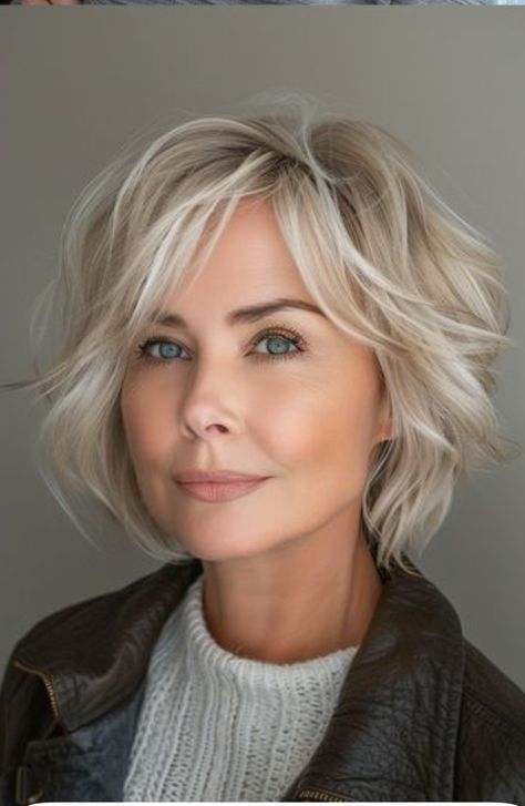 Bob Blond, Stylish Short Haircuts, Choppy Bob Hairstyles, Chin Length Hair, Bob Haircut For Fine Hair, Short Hair Trends, Messy Short Hair, Wavy Hairstyles, Hairdos For Short Hair