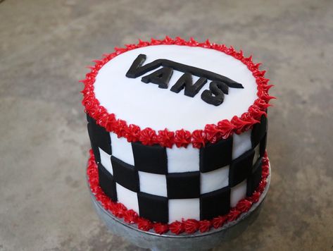 Vans Birthday Cake, Vans Bday Party Ideas, Vans Birthday Party, Vans Cake Ideas, Vans Birthday Party Ideas, Checkered Birthday Cake, Skateboard Birthday Cake, Vans Warped Tour Birthday Party, Warped Tour 3rd Birthday