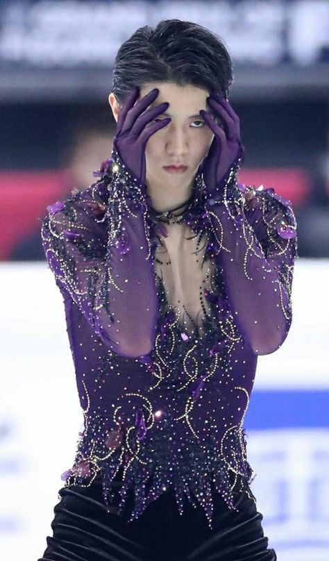 Ice Prince Outfit, Prince Outfit, Male Figure Skaters, Prince Clothes, Figure Skating Outfits, Ice Show, Anatomy Poses, Figure Skaters, Skating Outfits