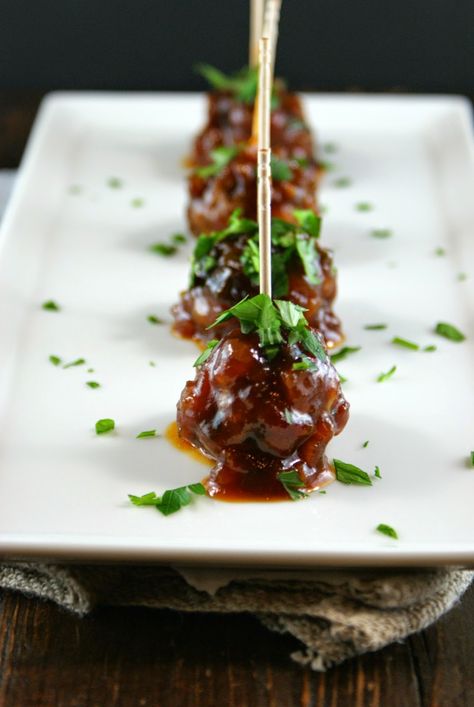 Apricot Meatballs, Gourmet Meatballs, Bourbon Meatballs, Cocktail Meatballs, Meatball Dinner, Appetizer Meatballs, Air Fried Food, Party Food Buffet, Meat Appetizers