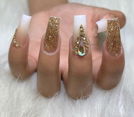 Gold Bling Nails Short, White Nails With Gold Jewels, Gold Jewels On Nails, White Acrylic Nails With Gold Design, Beige And Gold Acrylic Nails, Champagne And Silver Nails, Beige And Gold Nails Classy, 50th Birthday Nails For Women, Golden Quince Nails