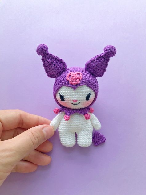 Crochet Melody, Kuromi Pattern, Melody And Kuromi, Hello Kitty Crochet, Double Crochet Decrease, Crochet Decrease, Diy Yarn Crafts, Crochet Fashion Patterns, Vintage Collage