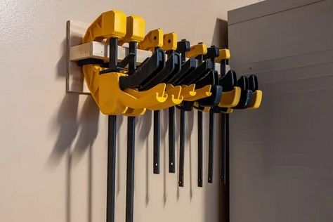 Create sturdy, space-efficient storage to organize your hardware with these fantastic DIY clamp rack plans. C Clamp Storage, Wood Clamp Storage, Clamp Storage Ideas, Workshop Organization Diy, Clamp Rack Woodworking, Clamp Rack, Clamp Storage, Diy Storage Shelves, Plywood Design