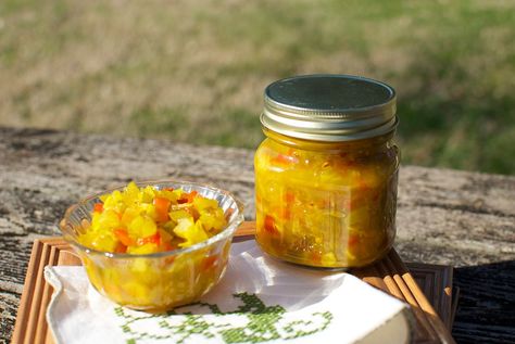 Old-Fashioned Chow Chow Relish - Loveless Cafe Recipes  Try it on burritos, tacos, salads or mix it in rice. Old Fashioned Chow Chow Recipe, Loveless Cafe Recipes, Pickle Relish Recipe, Chow Chow Relish, Chow Chow Recipe, Chow Recipe, Loveless Cafe, Canning Vegetables, Relish Recipes