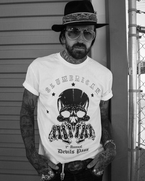 Yelawolf Style, Yelawolf Tattoos, Max Fashion, Vacation Hairstyles, Body Suit Tattoo, Rock Outfits, Hip Hop Culture, Street Culture, Music Photo