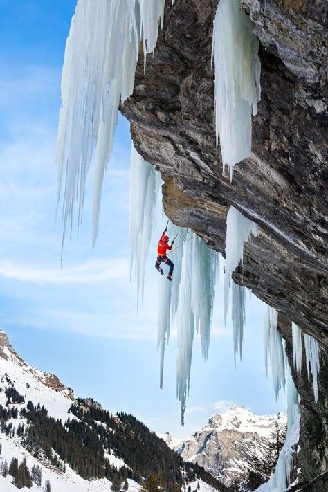 Ice climbing Ice Climbing Gear, Kandersteg Switzerland, Mountain Climbing Gear, Climbing Photography, Climbing Art, Climbing Girl, Mountaineering Climbing, Alpine Climbing, West Coast Trail