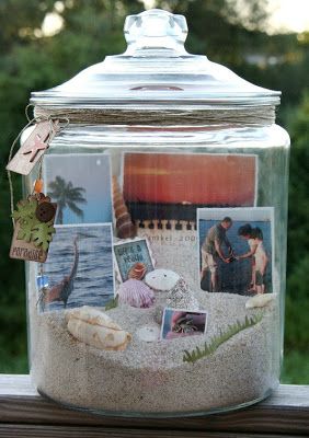 Summer Craft Idea: Make A Beach Memory Jar + More Fun Sand Activities, Crafts and Games For Kids (No Beach Required) Beach Memory Jars, Toples Kaca, Memory Jars, Diy Construction, Memory Jar, Thailand Trip, Vacation Memories, Foto Tips, Beach Crafts