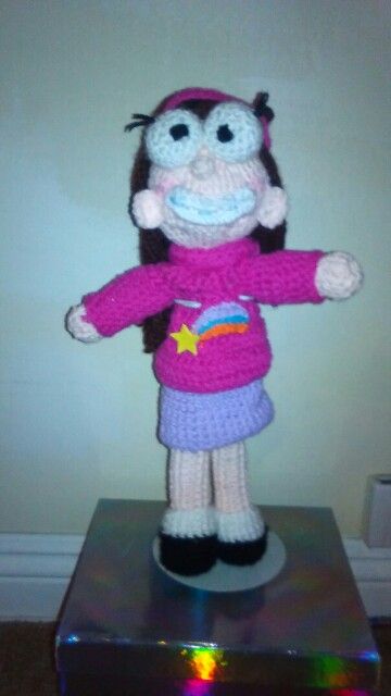 Mabel: hand crochet doll, removable clothes, accessories, shooting star sweater, headband, braces, shoessocks. Mabel Crochet Sweater, Star Sweater, Shooting Stars, Crochet Doll, Hand Crochet, Stars, Dolls, Crochet, Gifts