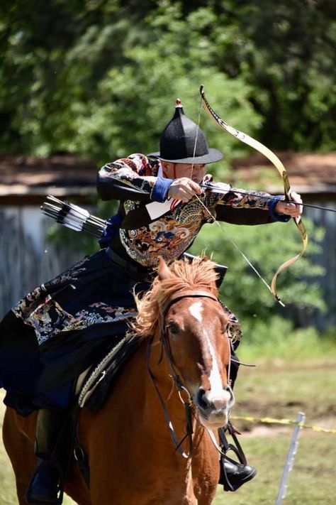 Historical Costuming - the World of Mounted Archery - Bell of Lost Souls Chinese Bow, Yumi Bow, Horseback Archery, Archery Competition, Mounted Archery, Imperial China, Archery Set, Archery Accessories, Recurve Bow