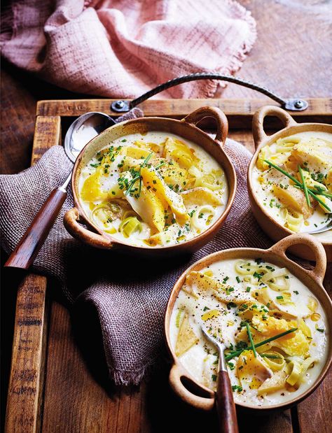 Cullen Skink Recipe, Burns Night Recipes, Cullen Skink, Creamy Fish, Magazine Recipe, Burns Supper, Smoked Haddock, Winter Warmers Recipes, Potatoes Onions