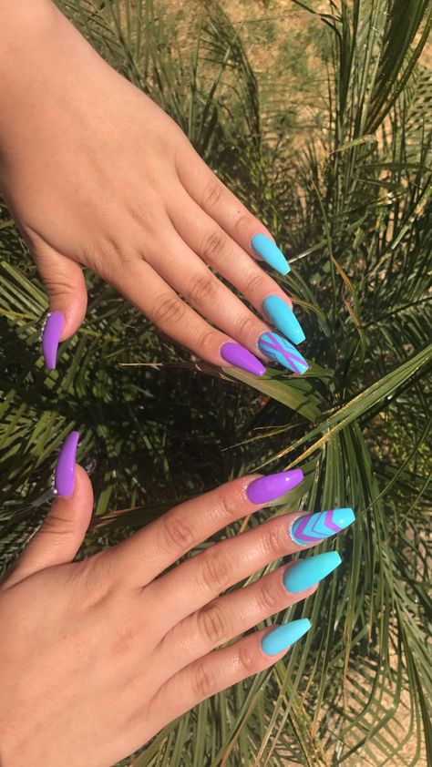 Blue And Purple Nails Designs Simple, Nails With Blue And Purple, Nail Purple And Blue, Purple Beach Nails Designs, Neon Blue And Purple Nails, Neon And Purple Nails, Blue And Purple Nails Acrylic Short, Bright Purple Summer Nails, Neon Nails Blue