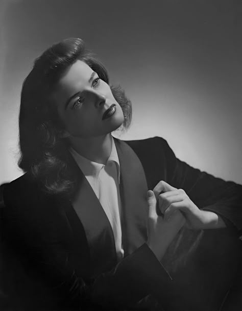 Katharine Hepburn Aesthetic, Katherine Hepburn Outfit, Kathrine Hepburn Fashion, Catherine Hepburn, Katherine Hepburn Style, New York Romance, Kate Hepburn, Masc Fem, 1940s Woman